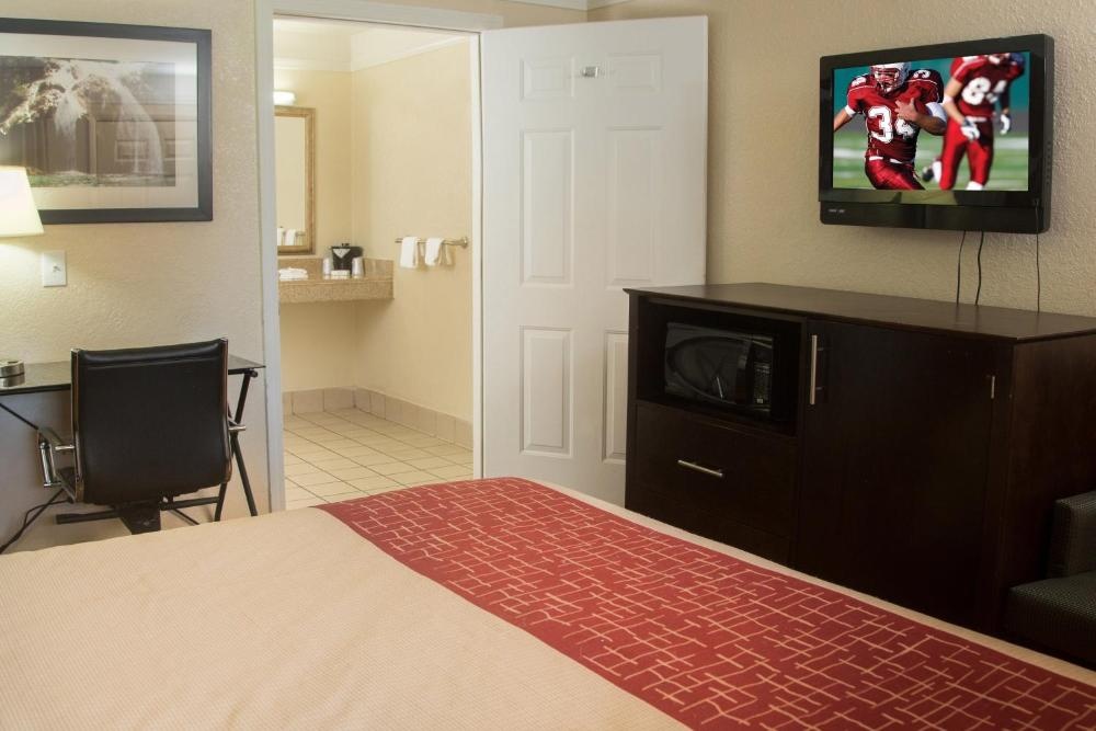 Red Roof Inn Ardmore Image 18